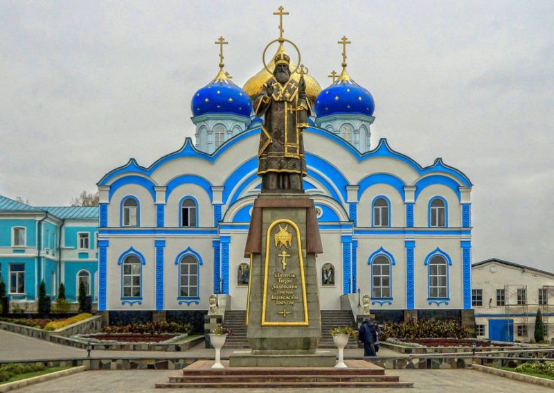 Памятник Святому Тихону Задонскому